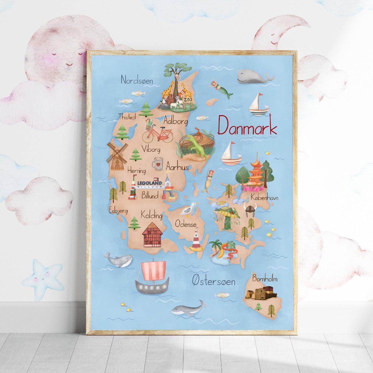 Danmarkskort Plakat - Med Børneattraktioner & Danske Bynavne - Lille Plakat